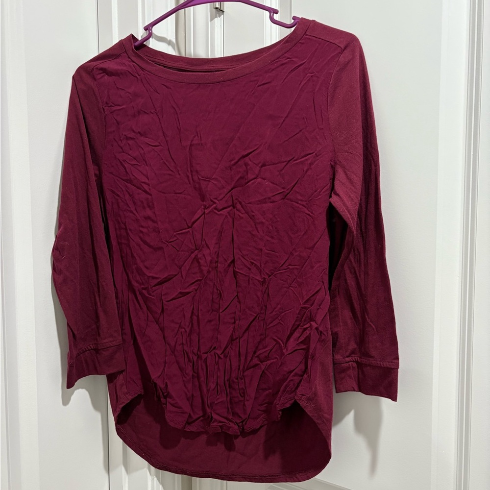 GAP Women's Quarter Sleeve Burgundy Top